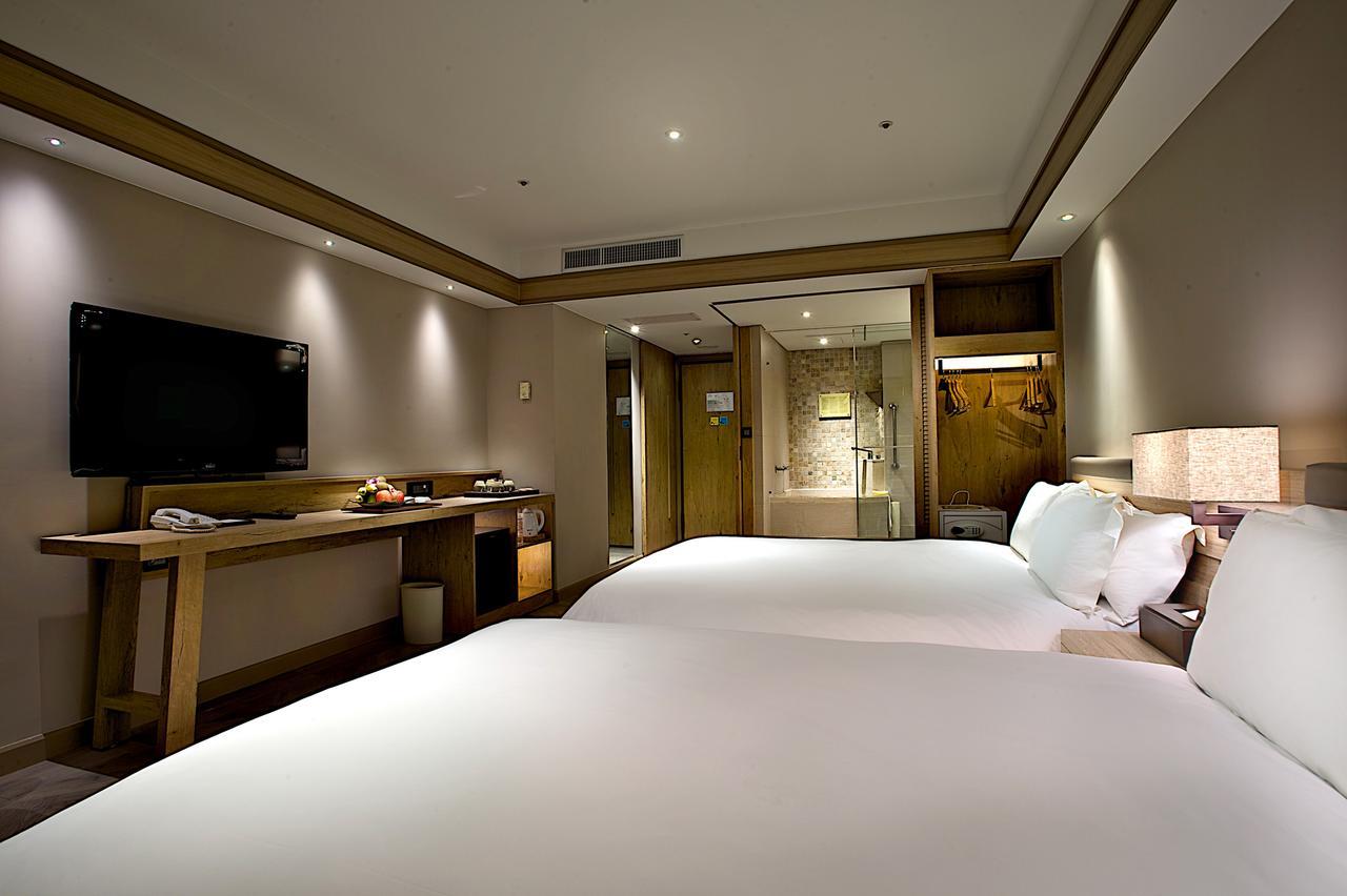 Hotel Royal Chihpin Wenquan Exterior foto A room at the hotel