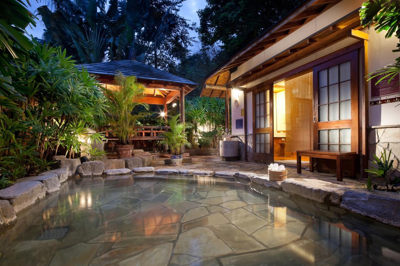 Hotel Royal Chihpin Wenquan Exterior foto A private onsen